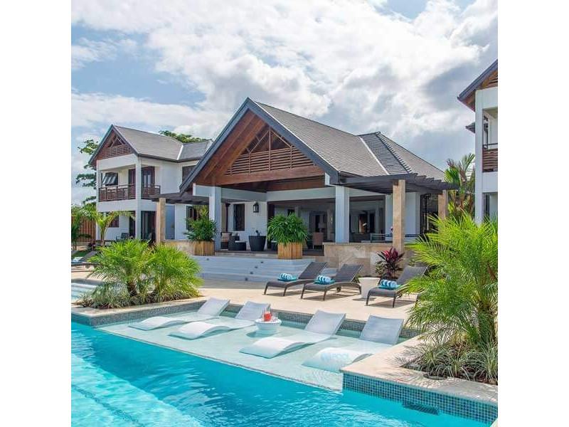 pool sundeck chairs