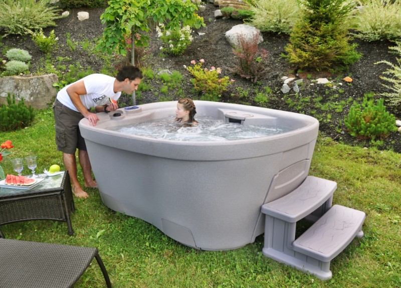 Innovaspa Urbania Spa 4 Person Plug And Play 16 Jet Hot Tub With Led Lights Charcoal Ur 110 16 C