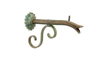 Black Oak Foundry Small Courtyard Spout with Small Nikila | Distressed Copper Finish | S7580-DC