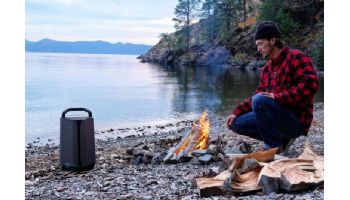 Soundcast VGX Series Portable Outdoor Full-Range Loudspeaker System with Subwoofer | VG7