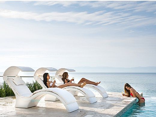 ledge lounger pillow float