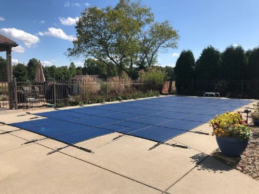 Merlin SmartMesh 15-Year Mesh Safety Cover | Rectangle 16' x 32' | 4' Offset 4' x 8' Right Side Step | Blue | 34M-T-BU